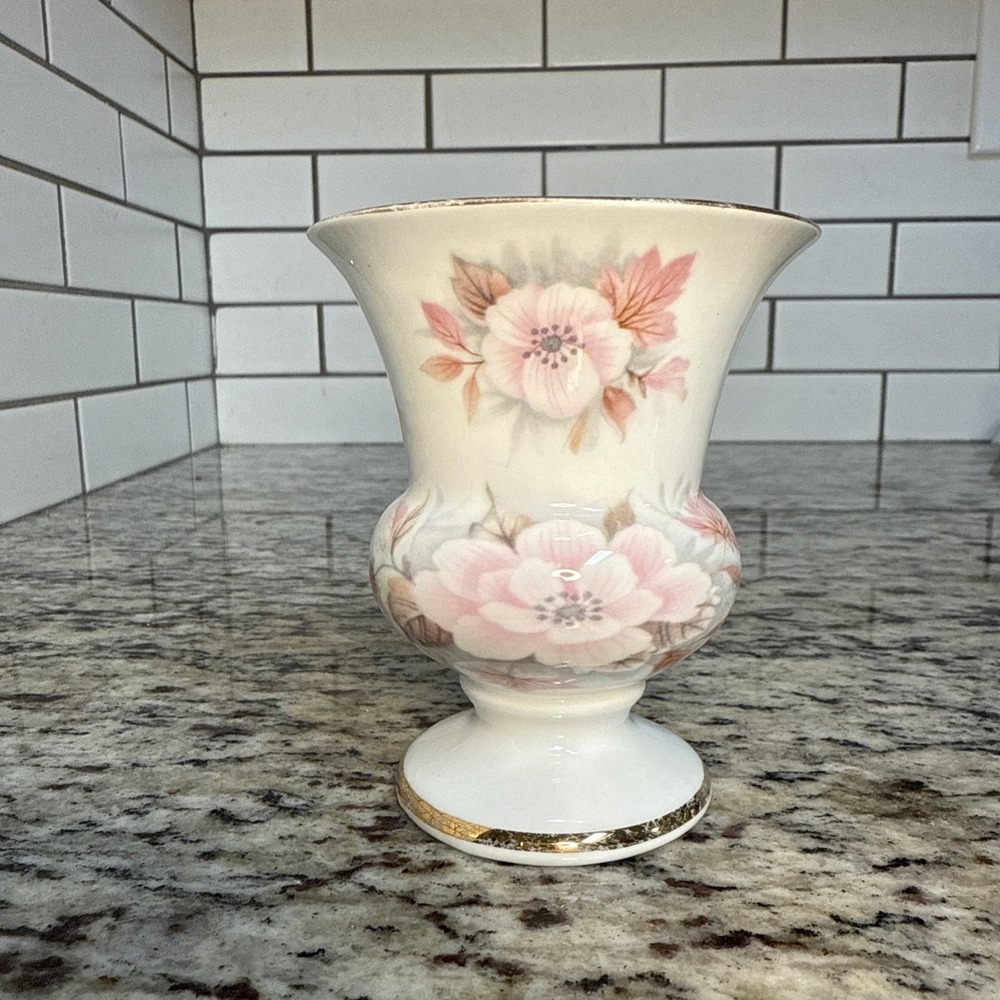 Vintage Queensway‎ Fine Bone China Bud Base